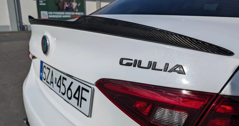 Alfa Romeo Giulia cena 133000 przebieg: 57000, rok produkcji 2019 z Zawiercie małe 407